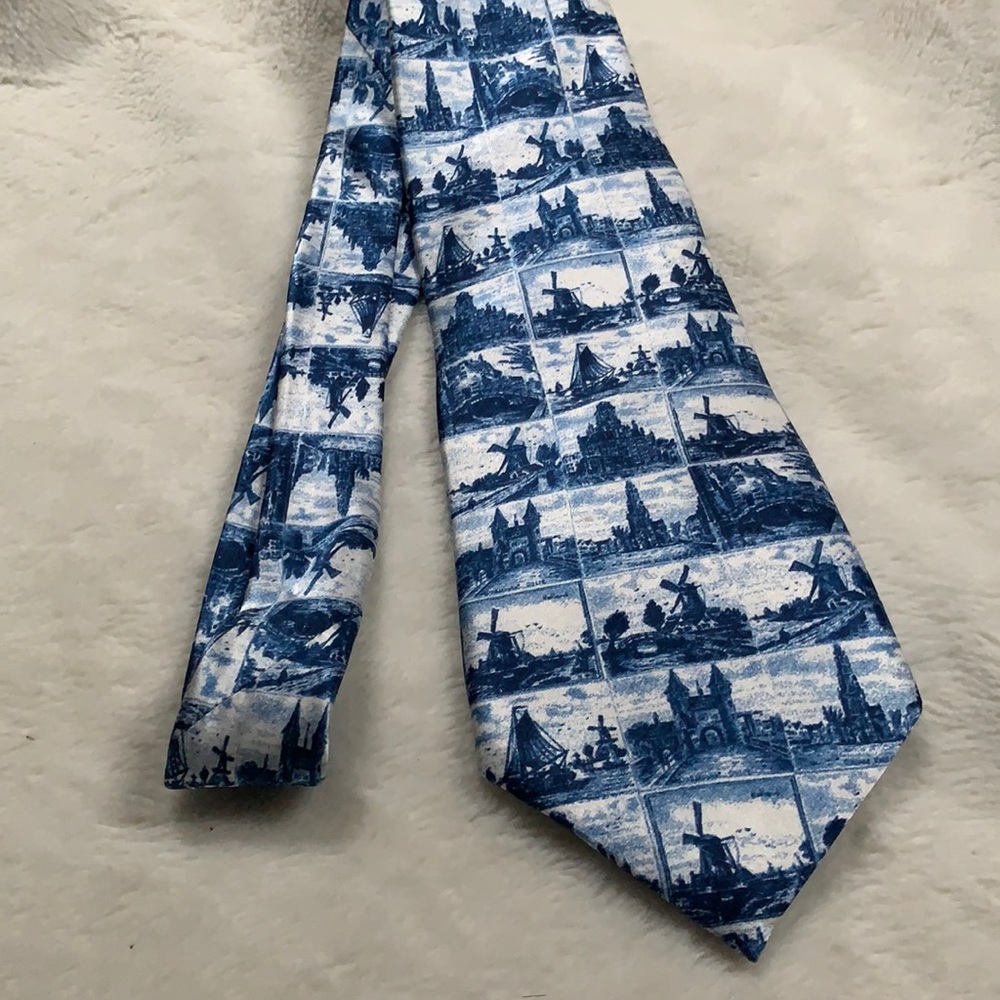 Robin Ruth silk tie!!